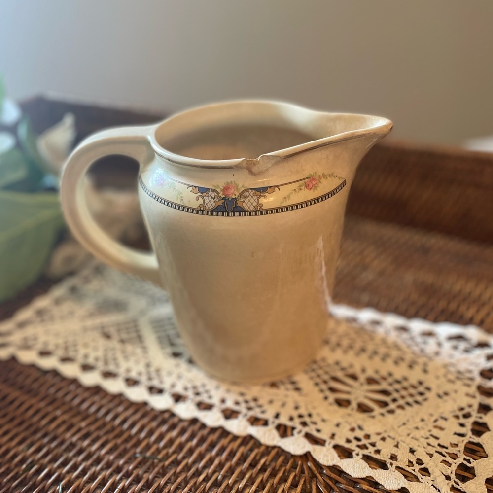 Vintage universal Cambridge French Country Pitcher